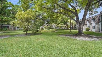 Beautiful peaceful courtyard view. Two bedroom /Two bath first - photo 19