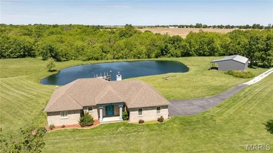 (private lake, pond, creek) Home Sale Pending in Jerseyville Illinois