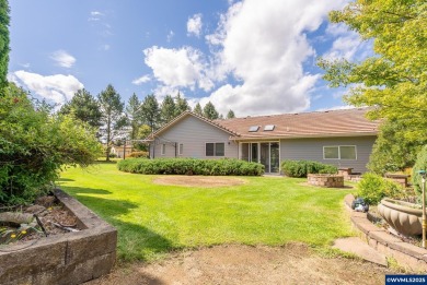 Charming 2-bedroom, 2-bath w/Bonus on 1.41 beautifully