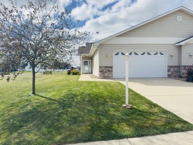 Can go FHA on 12/25. Beautiful half duplex in the no HOA