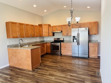 Can go FHA on 12/25. Beautiful half duplex in the no HOA