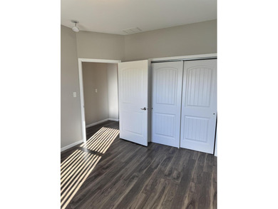 Can go FHA on 12/25. Beautiful half duplex in the no HOA