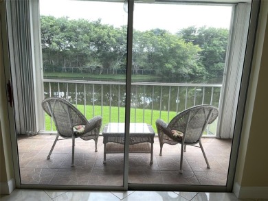 Lake Condo For Sale in Delray Beach, Florida