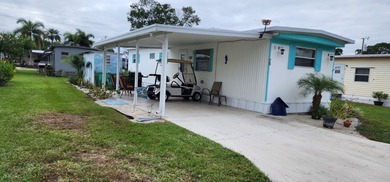 This home is turn key, move in ready. Beautiful 2 bedroom, 1 1/2 - photo 2