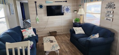 This home is turn key, move in ready. Beautiful 2 bedroom, 1 1/2 - photo 9