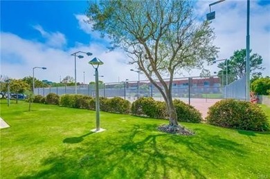 Welcome to this 2-bedroom, 2.5-bath townhouse located in the - photo 31