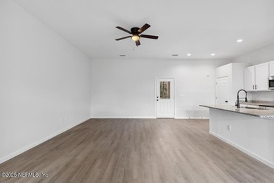 MOVE-IN READY IN LESS THAN 30 DAYS! EXPANSIVE BACKYARD! NO HOA! - photo 10