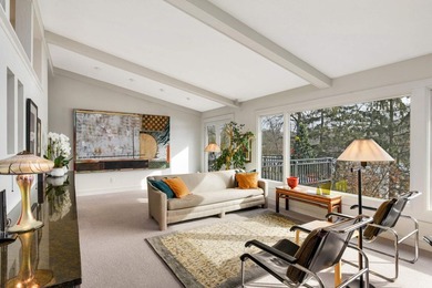 A stunning mid-century home where exceptional design, modern - photo 17
