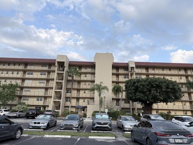 UPDATED move in ready. Clean, bright and spacious 2 bedroom/2 - photo 1