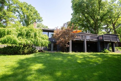 A stunning mid-century home where exceptional design, modern - photo 21
