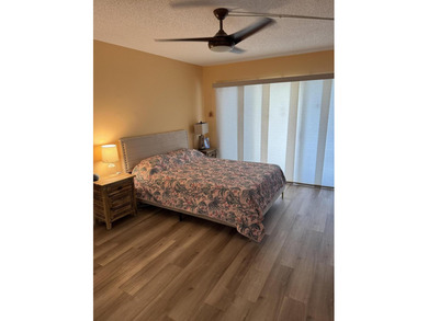 UPDATED move in ready. Clean, bright and spacious 2 bedroom/2 - photo 6