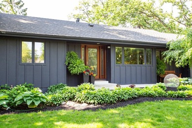 A stunning mid-century home where exceptional design, modern - photo 27