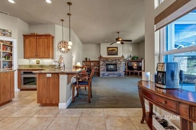 Welcome home to this beautifully crafted 4-bedroom, 3-bath - photo 31