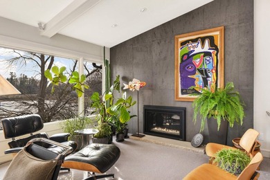 A stunning mid-century home where exceptional design, modern - photo 33