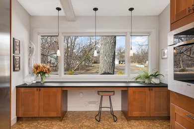 A stunning mid-century home where exceptional design, modern - photo 41