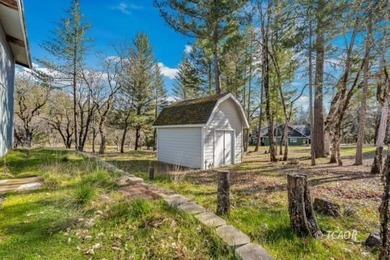 Welcome home to this beautifully crafted 4-bedroom, 3-bath - photo 45