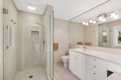 A stunning mid-century home where exceptional design, modern - photo 45