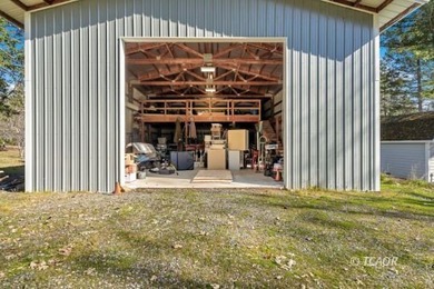 Welcome home to this beautifully crafted 4-bedroom, 3-bath - photo 46
