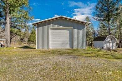 Welcome home to this beautifully crafted 4-bedroom, 3-bath - photo 47