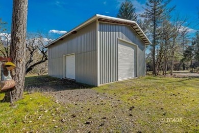 Welcome home to this beautifully crafted 4-bedroom, 3-bath - photo 48