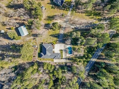 Welcome home to this beautifully crafted 4-bedroom, 3-bath - photo 49