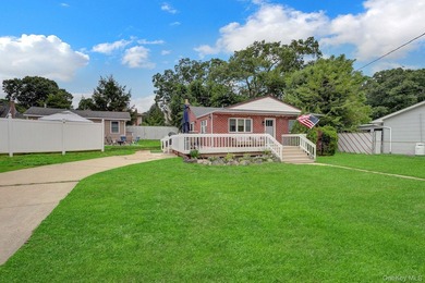 Come And See This Beautiful Updated 3 Bedroom, 1Bath, Living - photo 2