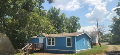 Located on a prime 4.5+/- acre tract with Highway 7 frontage off - photo 4