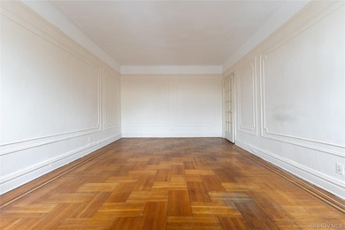 Spacious Two-Bedroom Home with Formal Dining Room in Crown - photo 4