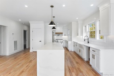 Beautifully renovated and exceptionally spacious, this stunning - photo 17