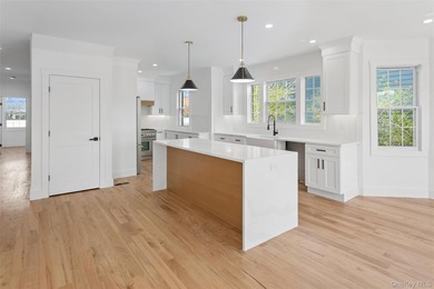 Beautifully renovated and exceptionally spacious, this stunning - photo 18