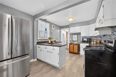 Welcome to 159 Whitman Road! This move-in ready 3-bedroom - photo 21