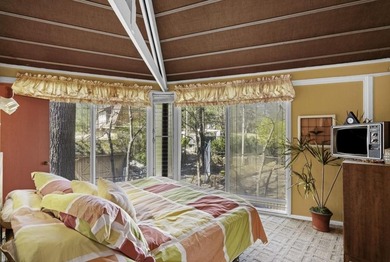 Welcome to your retro lakefront retreat on beautiful Lake - photo 21