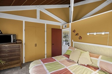 Welcome to your retro lakefront retreat on beautiful Lake - photo 22