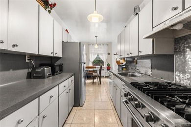 Welcome to this spacious Bensonhurst cooperative offering - photo 2