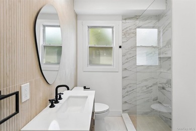 Beautifully renovated and exceptionally spacious, this stunning - photo 22