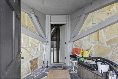 Welcome to your retro lakefront retreat on beautiful Lake - photo 24