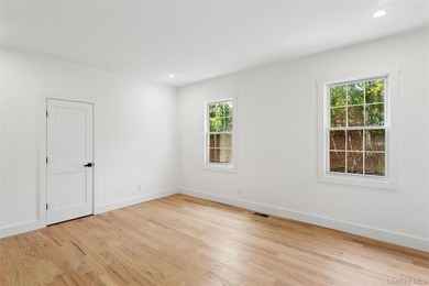Beautifully renovated and exceptionally spacious, this stunning - photo 24
