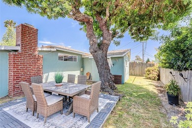 Situated mid block on a beautiful tree lined street, this - photo 27