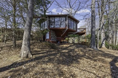 Welcome to your retro lakefront retreat on beautiful Lake - photo 32