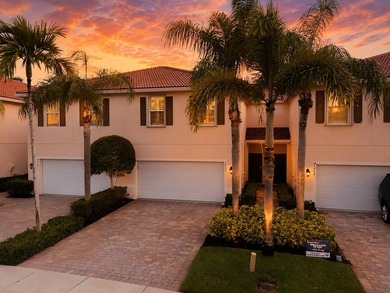 Beautifully maintained 3-bedroom, 2.5-bathroom townhouse with a - photo 3