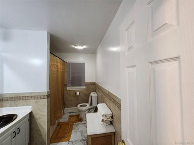 Beautifully Updated Open-Floor-Plan Ranch-RECENTLY RENOVATED TO - photo 7