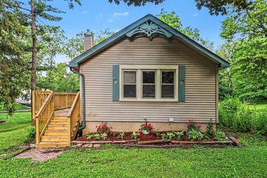 **ALL OFFERS DUE TUESDAY 6/16 AT 9AM**Welcome home to this - photo 3
