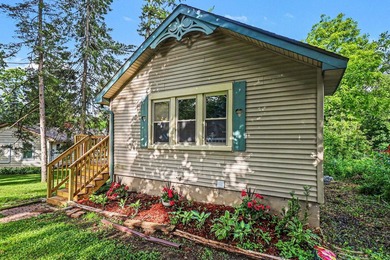 **ALL OFFERS DUE TUESDAY 6/16 AT 9AM**Welcome home to this - photo 4