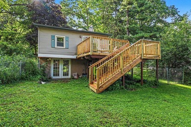 **ALL OFFERS DUE TUESDAY 6/16 AT 9AM**Welcome home to this - photo 6