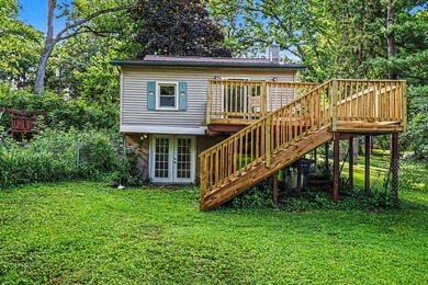 **ALL OFFERS DUE TUESDAY 6/16 AT 9AM**Welcome home to this - photo 7