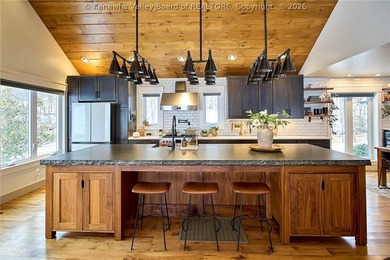 This exceptional 22-acre property blends luxury, craftsmanship - photo 18