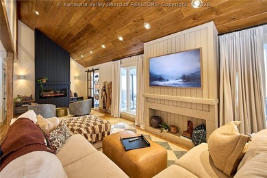 This exceptional 22-acre property blends luxury, craftsmanship - photo 20