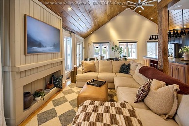 This exceptional 22-acre property blends luxury, craftsmanship - photo 21