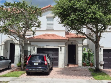 (private lake, pond, creek) Townhome/Townhouse For Sale in Doral Florida