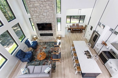 Welcome to your Door County retreat! This thoughtfully designed - photo 6
